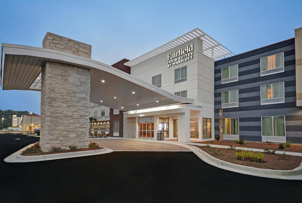 Fairfield Inn & Suites