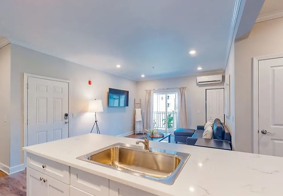 Interior Pointe Grand Apartment Homes